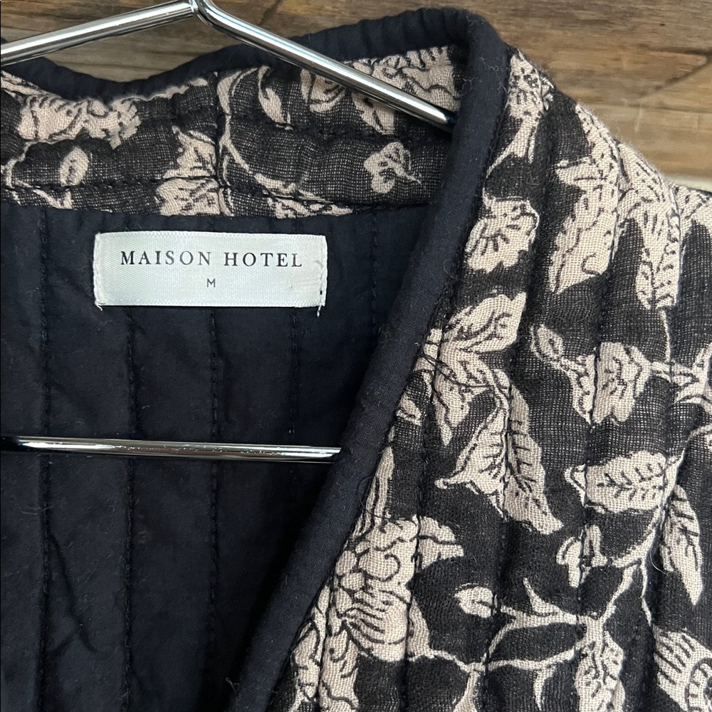 Maison Hotel Dali Jacket- Ying Yang - Picture 2 of 5